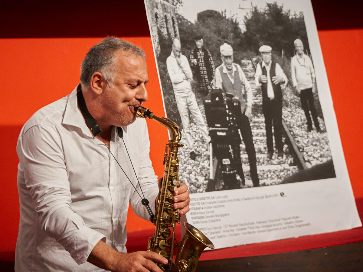 23 10 15 Modernissimo Il Cast Di Magma